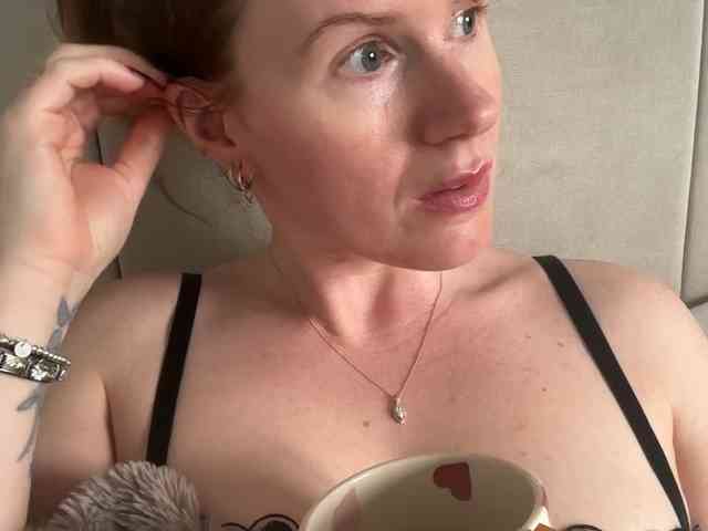 REDHEADROSIE webcam