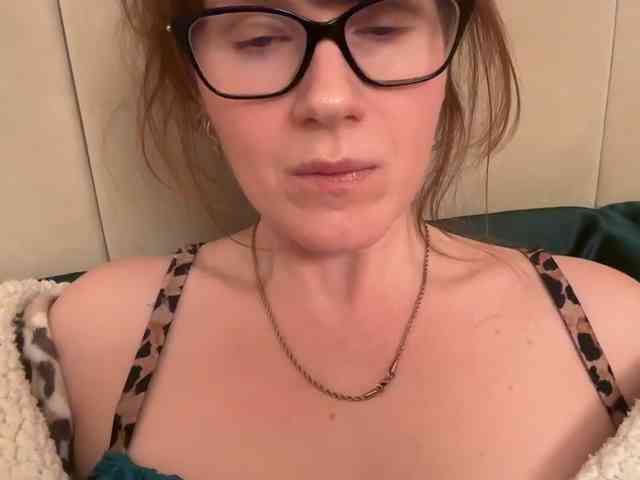 REDHEADROSIE webcam