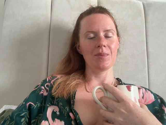 REDHEADROSIE webcam