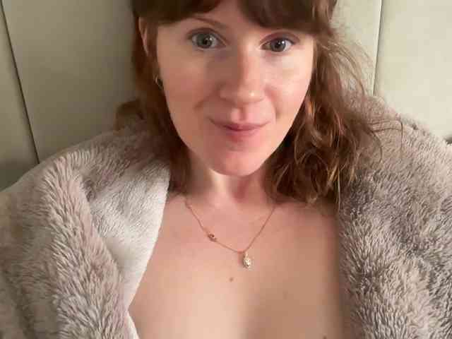 REDHEADROSIE webcam