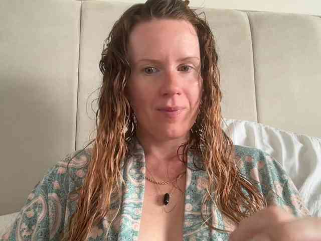 REDHEADROSIE webcam