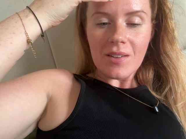 REDHEADROSIE webcam