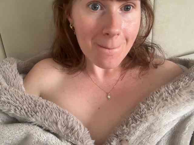 REDHEADROSIE webcam