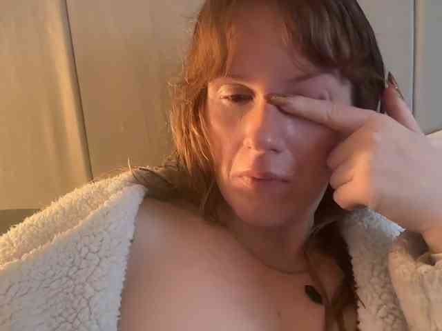 REDHEADROSIE webcam