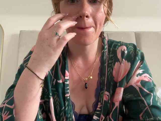 REDHEADROSIE webcam