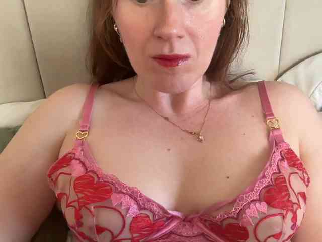 REDHEADROSIE webcam