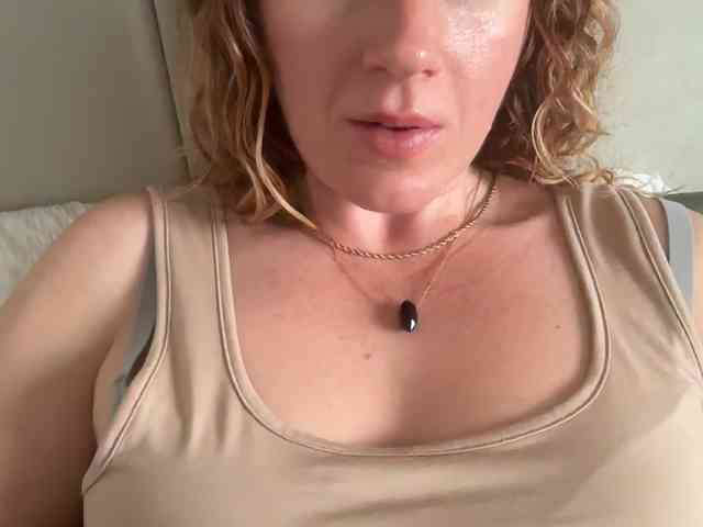 REDHEADROSIE webcam