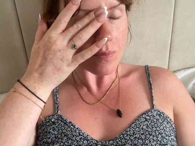REDHEADROSIE webcam