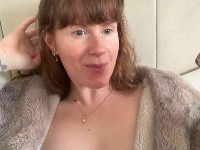 REDHEADROSIE webcam