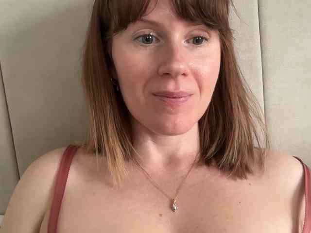 REDHEADROSIE webcam