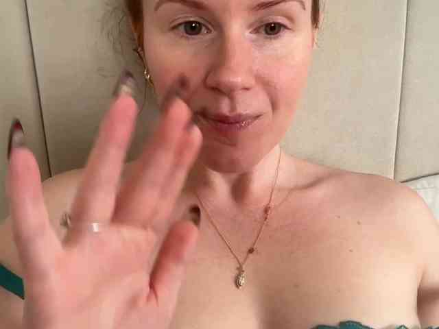 REDHEADROSIE webcam
