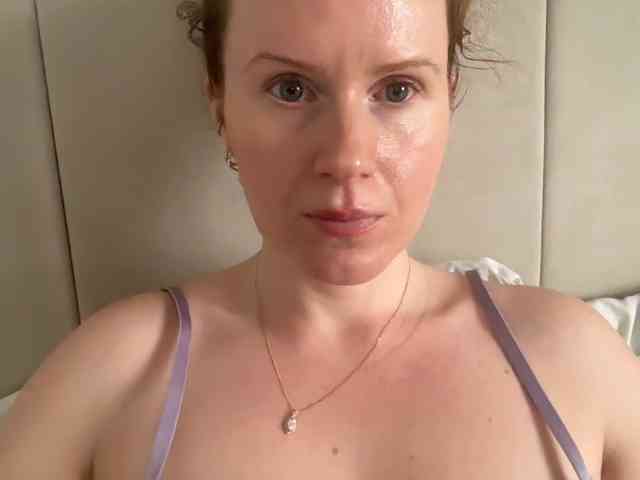 REDHEADROSIE webcam