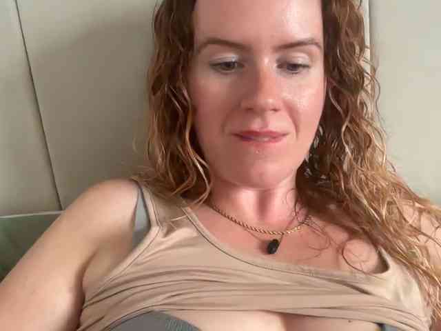 REDHEADROSIE webcam