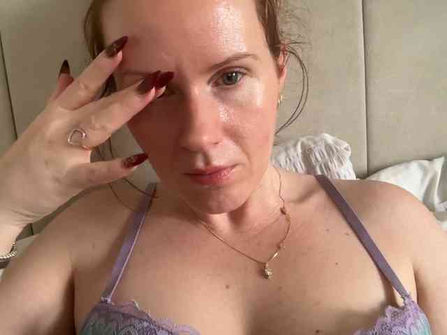 REDHEADROSIE webcam
