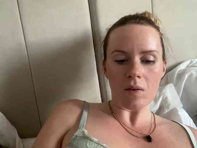 REDHEADROSIE webcam
