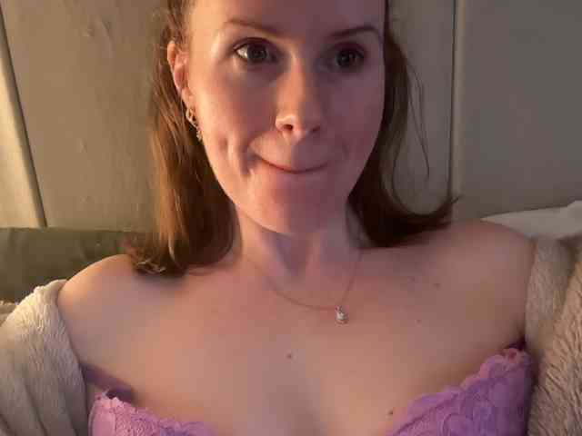 REDHEADROSIE webcam