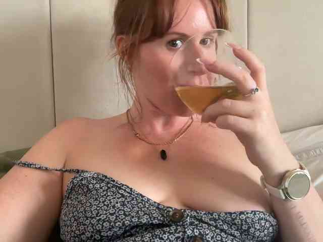 REDHEADROSIE webcam