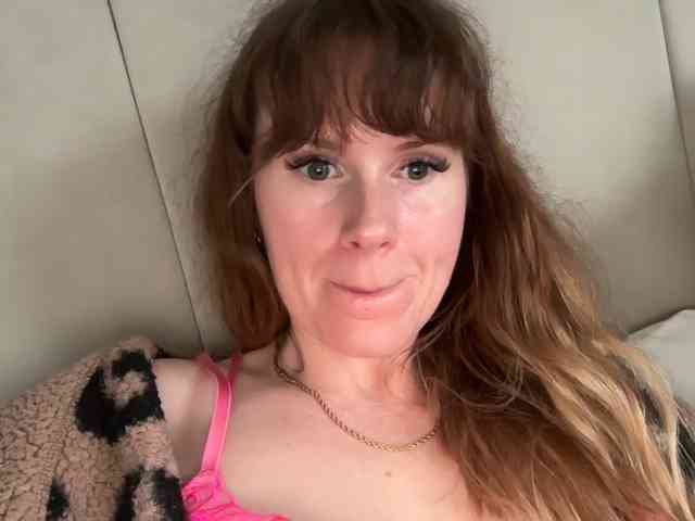 REDHEADROSIE webcam