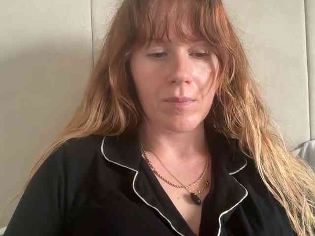 REDHEADROSIE webcam