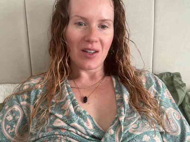 REDHEADROSIE webcam