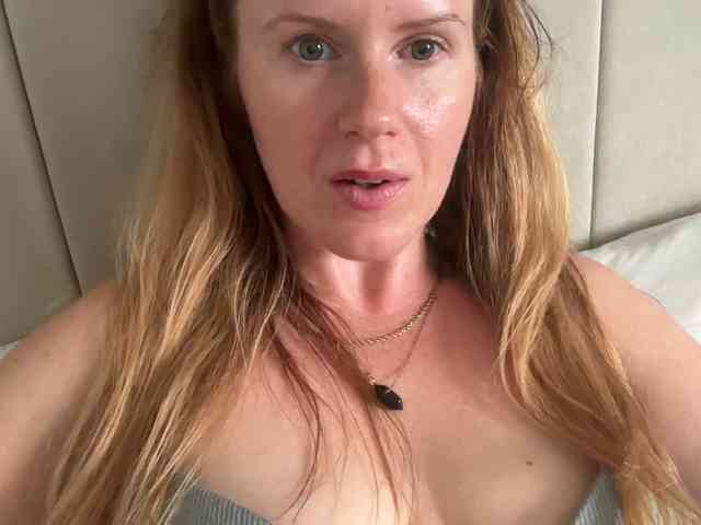 REDHEADROSIE webcam