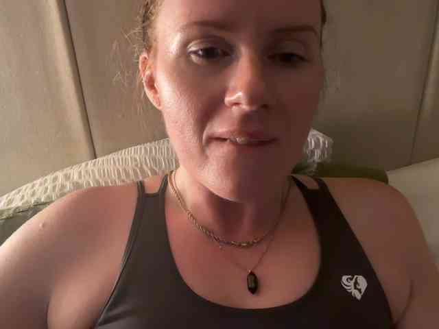 REDHEADROSIE webcam