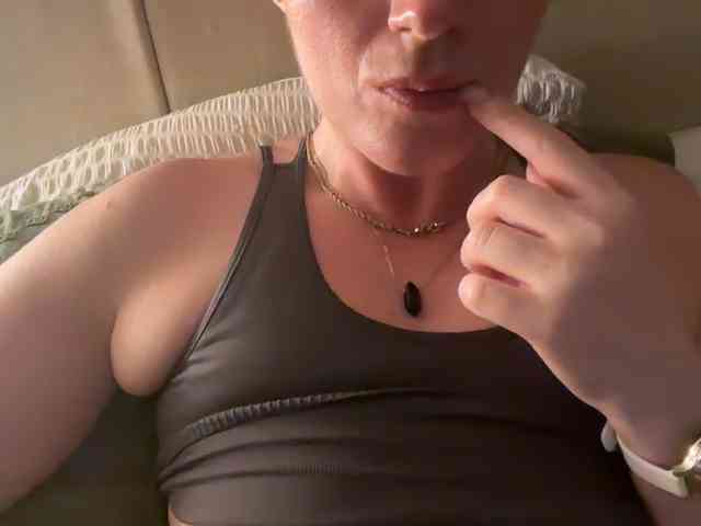 REDHEADROSIE Live Webcam on BongaCams
