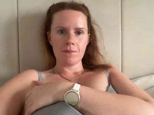 REDHEADROSIE webcam
