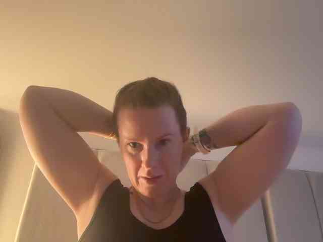 REDHEADROSIE webcam