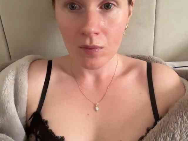 REDHEADROSIE webcam
