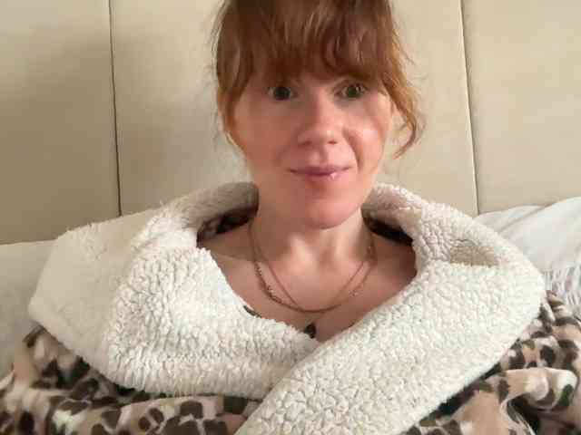 REDHEADROSIE webcam