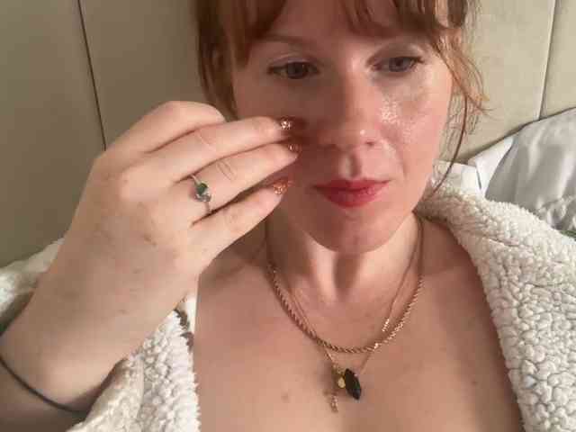 REDHEADROSIE webcam
