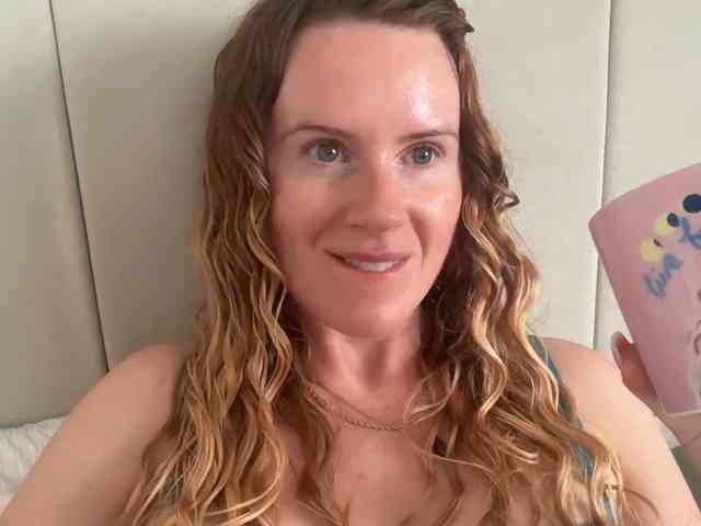 REDHEADROSIE webcam
