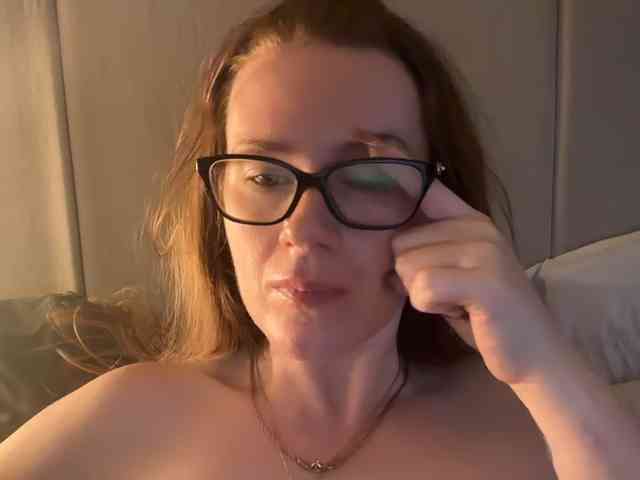 REDHEADROSIE webcam