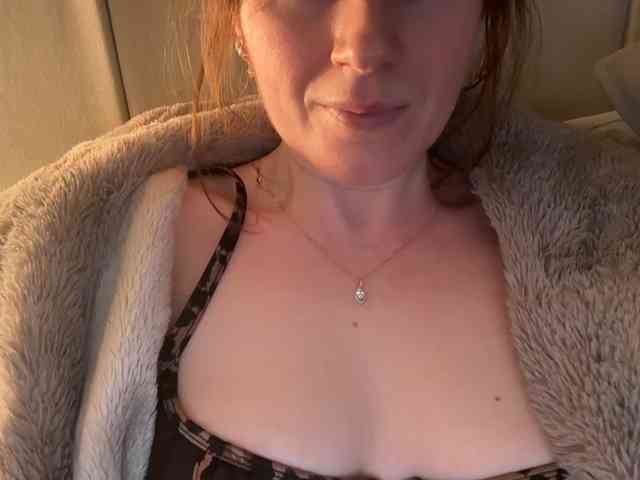 REDHEADROSIE webcam