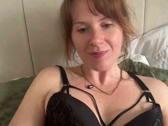 REDHEADROSIE webcam