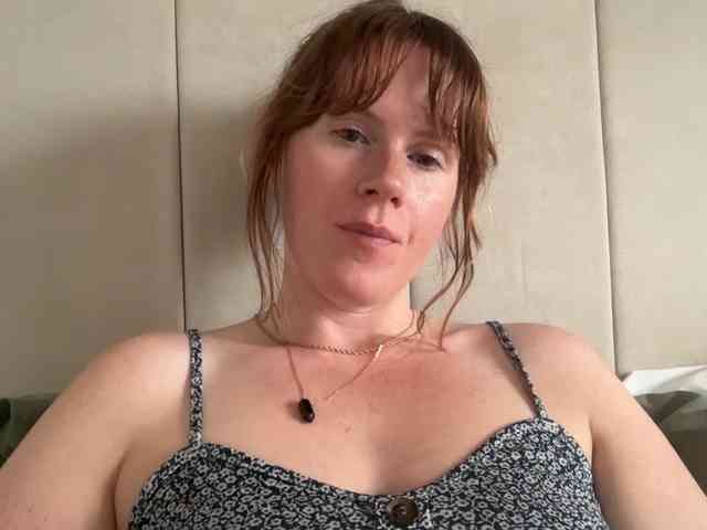 REDHEADROSIE webcam