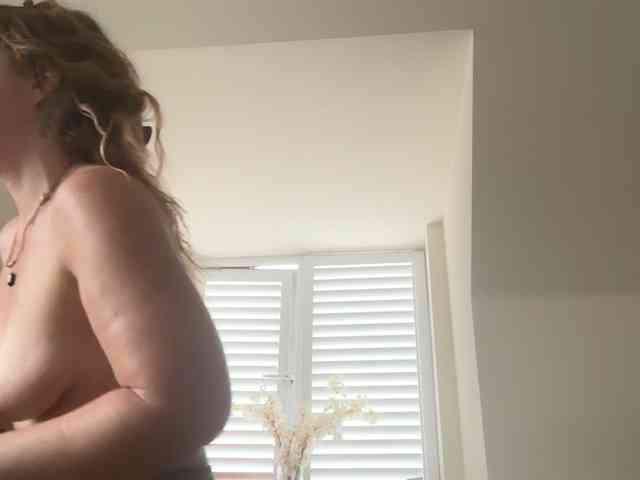 REDHEADROSIE webcam