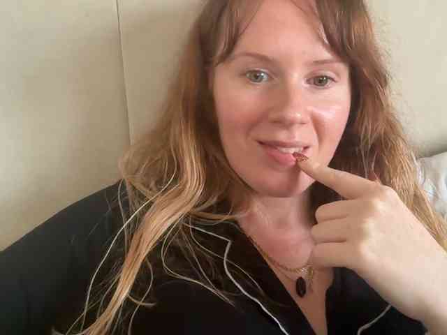 REDHEADROSIE webcam