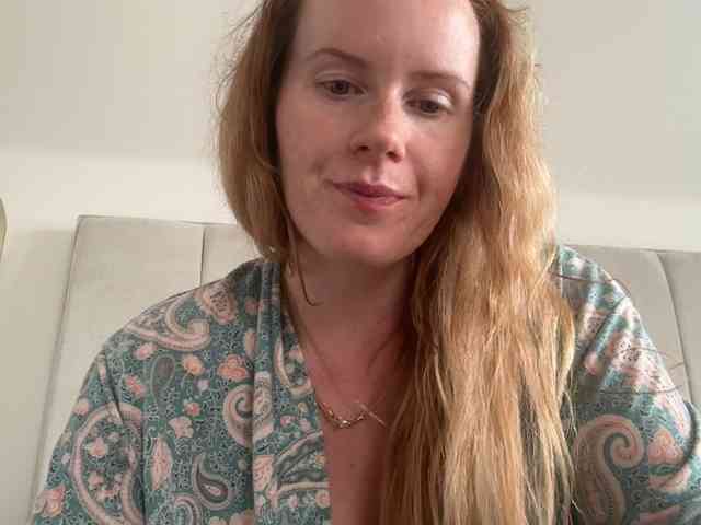 REDHEADROSIE webcam
