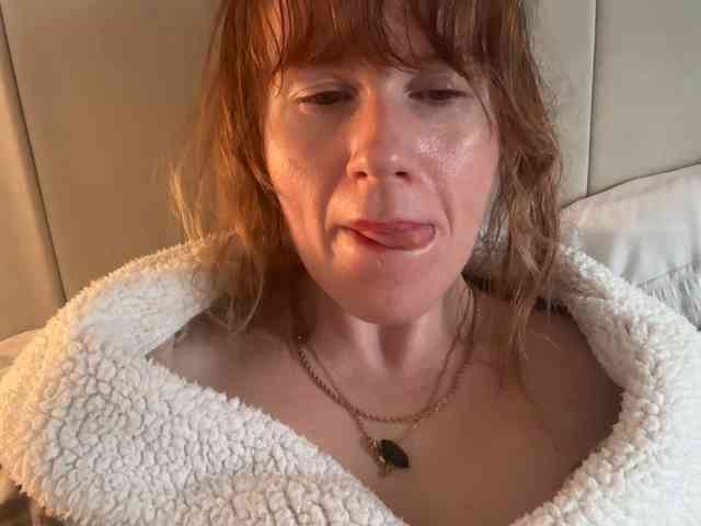 REDHEADROSIE webcam
