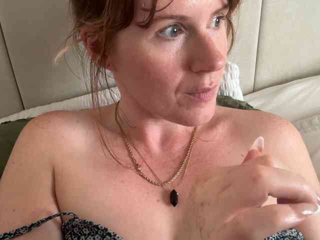 REDHEADROSIE webcam