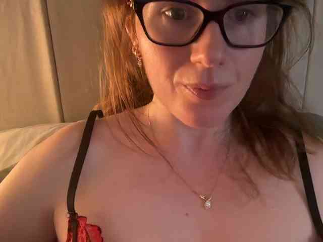 REDHEADROSIE webcam