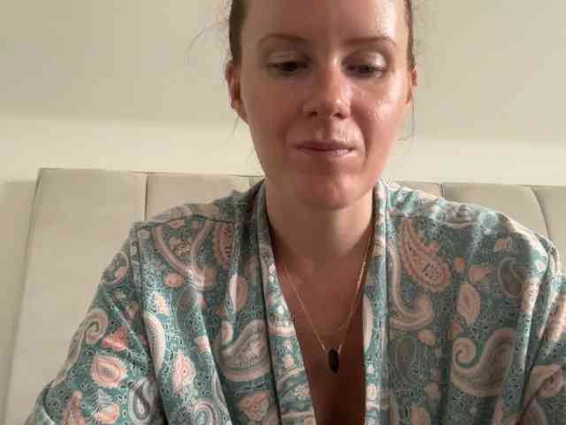 REDHEADROSIE webcam