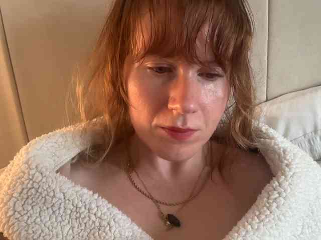 REDHEADROSIE webcam