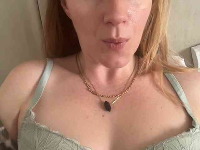 REDHEADROSIE webcam