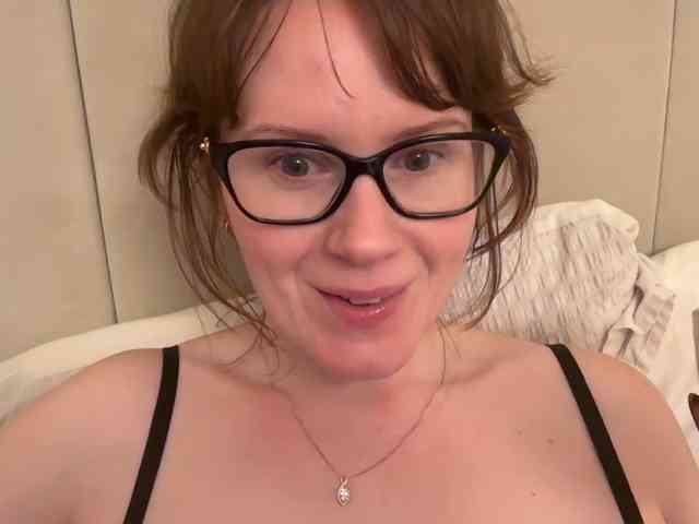 REDHEADROSIE webcam