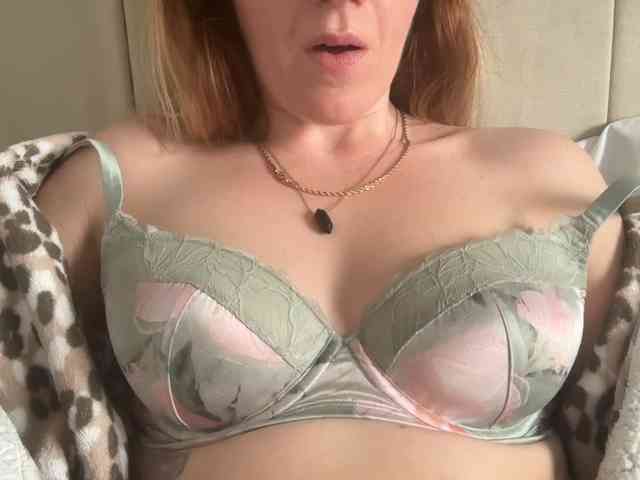 REDHEADROSIE webcam