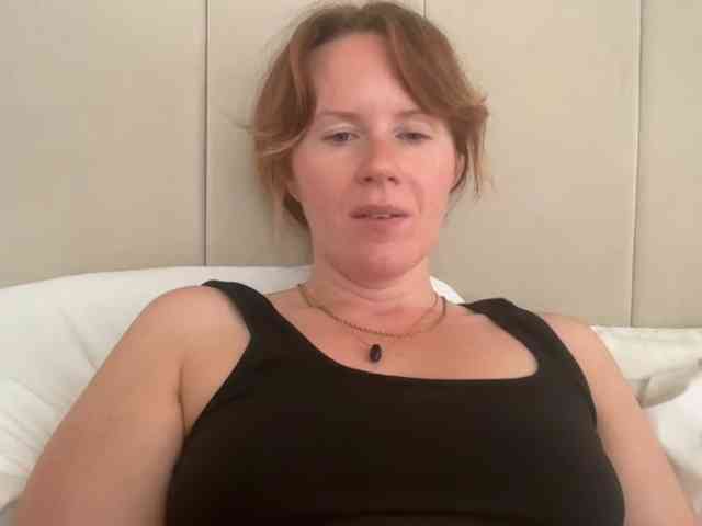 REDHEADROSIE webcam