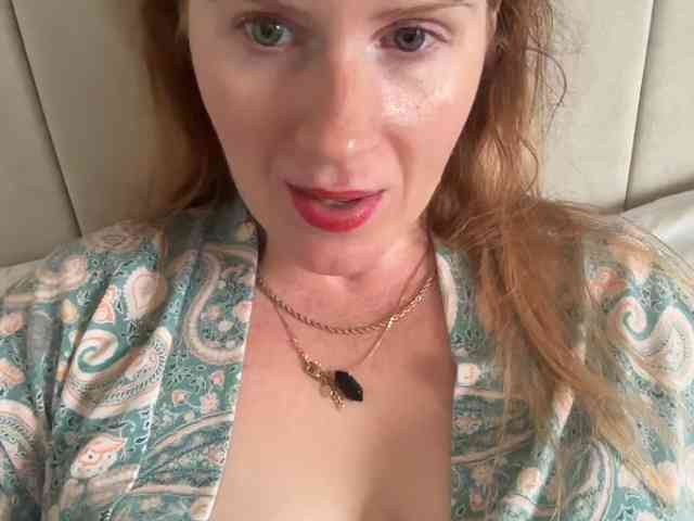 REDHEADROSIE webcam